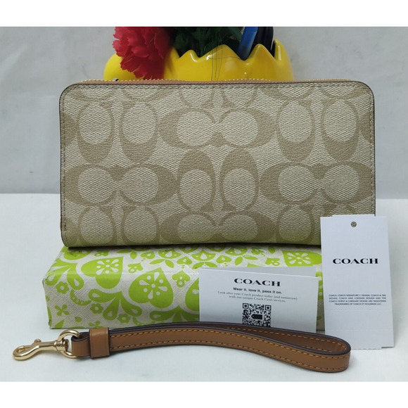 Coach Signature Khaki Saddle Leather Zip Around Credit Card Wallet - NWT $298 - Picture 2 of 16